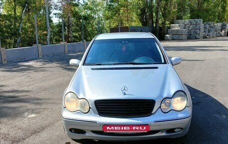 Mercedes-Benz C-Класс, 2002 год, 410 000 рублей, 3 фотография