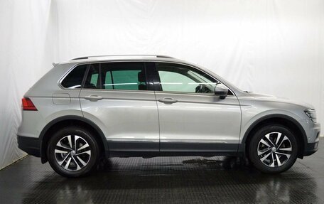 Volkswagen Tiguan II, 2019 год, 2 192 000 рублей, 4 фотография