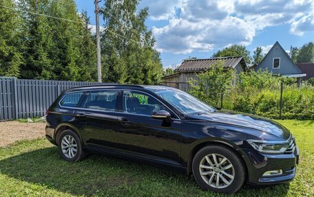 Volkswagen Passat B8 рестайлинг, 2019 год, 1 975 000 рублей, 2 фотография