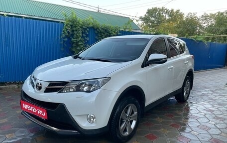 Toyota RAV4, 2015 год, 2 200 000 рублей, 2 фотография