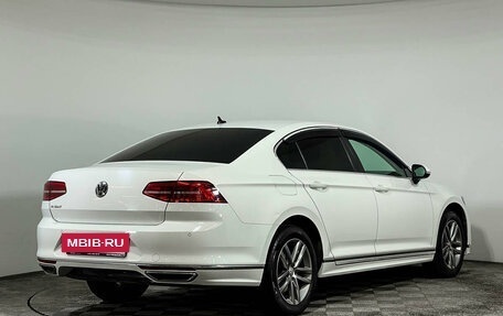 Volkswagen Passat B8 рестайлинг, 2017 год, 2 770 000 рублей, 5 фотография