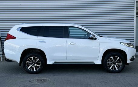 Mitsubishi Pajero Sport III рестайлинг, 2018 год, 3 250 000 рублей, 2 фотография