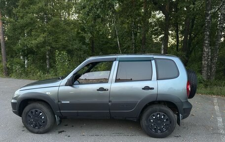 Chevrolet Niva I рестайлинг, 2011 год, 620 000 рублей, 4 фотография