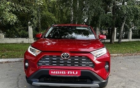 Toyota RAV4, 2021 год, 4 700 000 рублей, 2 фотография