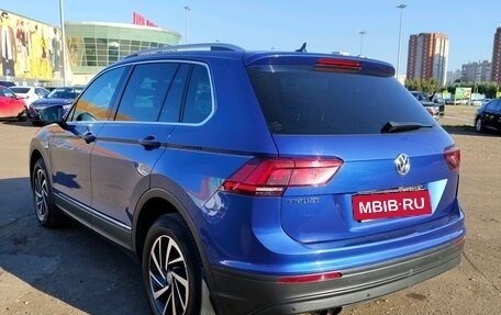 Volkswagen Tiguan II, 2018 год, 2 389 000 рублей, 2 фотография