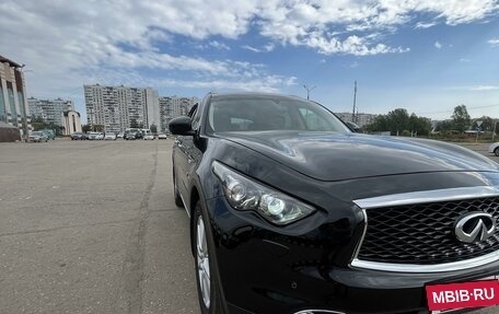 Infiniti QX70, 2017 год, 2 950 000 рублей, 6 фотография