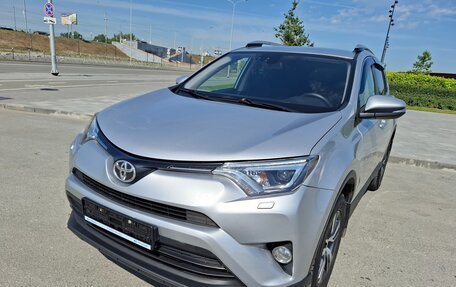 Toyota RAV4, 2015 год, 2 570 000 рублей, 4 фотография