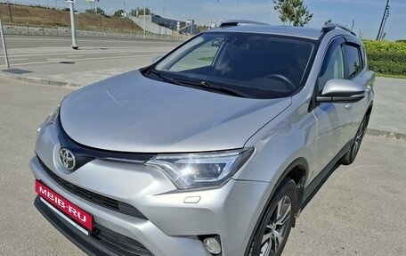 Toyota RAV4, 2015 год, 2 570 000 рублей, 2 фотография