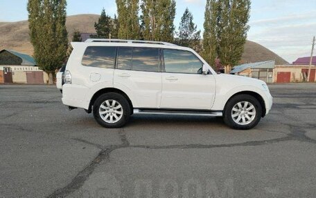 Mitsubishi Pajero IV, 2011 год, 2 350 000 рублей, 4 фотография