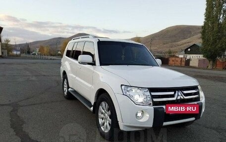 Mitsubishi Pajero IV, 2011 год, 2 350 000 рублей, 3 фотография