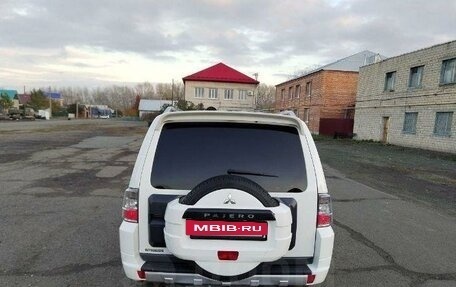 Mitsubishi Pajero IV, 2011 год, 2 350 000 рублей, 5 фотография