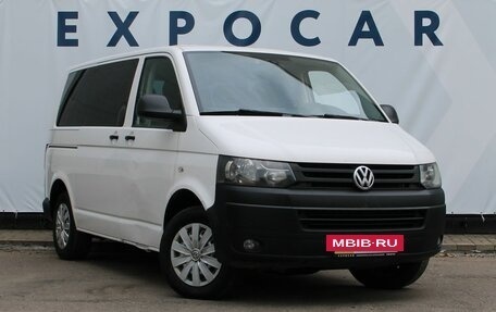 Volkswagen Caravelle T5, 2013 год, 1 499 000 рублей, 7 фотография