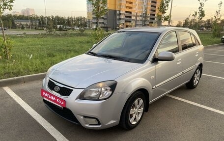 KIA Rio II, 2010 год, 650 000 рублей, 3 фотография