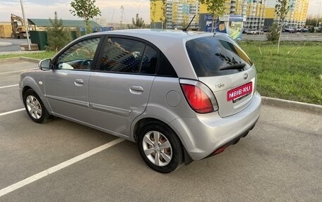 KIA Rio II, 2010 год, 650 000 рублей, 10 фотография