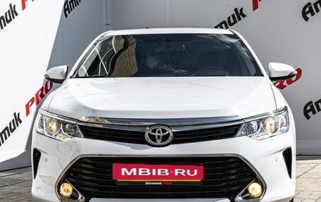 Toyota Camry, 2017 год, 2 299 000 рублей, 2 фотография