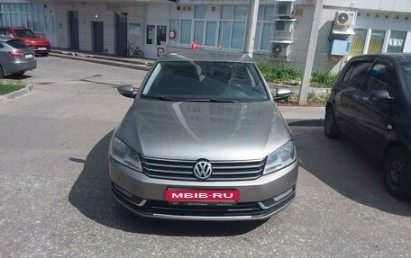 Volkswagen Passat B7, 2011 год, 980 000 рублей, 5 фотография