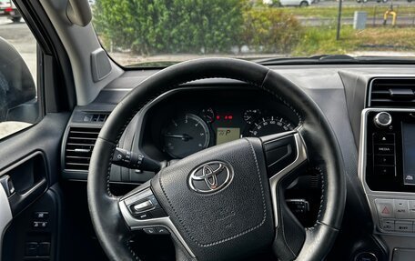 Toyota Land Cruiser Prado 150 рестайлинг 2, 2018 год, 4 000 000 рублей, 7 фотография