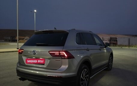 Volkswagen Tiguan II, 2018 год, 3 200 000 рублей, 2 фотография