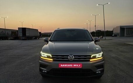 Volkswagen Tiguan II, 2018 год, 3 200 000 рублей, 4 фотография