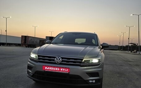 Volkswagen Tiguan II, 2018 год, 3 200 000 рублей, 8 фотография