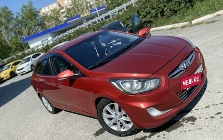 Hyundai Solaris II рестайлинг, 2012 год, 950 000 рублей, 3 фотография