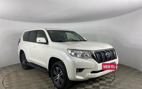 Toyota Land Cruiser Prado 150 рестайлинг 2, 2019 год, 4 930 000 рублей, 3 фотография