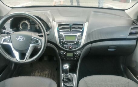 Hyundai Solaris II рестайлинг, 2013 год, 899 000 рублей, 11 фотография