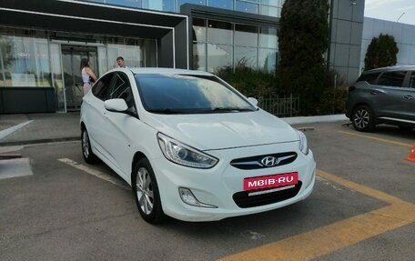 Hyundai Solaris II рестайлинг, 2013 год, 899 000 рублей, 3 фотография