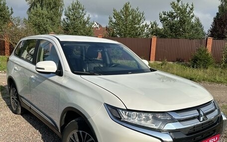 Mitsubishi Outlander III рестайлинг 3, 2017 год, 1 620 000 рублей, 5 фотография