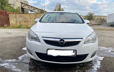 Opel Astra J, 2011 год, 555 000 рублей, 4 фотография