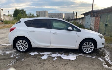 Opel Astra J, 2011 год, 555 000 рублей, 7 фотография