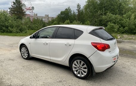 Opel Astra J, 2011 год, 555 000 рублей, 11 фотография