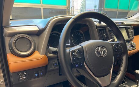 Toyota RAV4, 2016 год, 2 700 000 рублей, 14 фотография