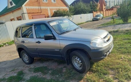 Chevrolet Niva I рестайлинг, 2016 год, 865 000 рублей, 2 фотография