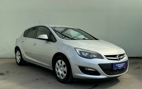 Opel Astra J, 2013 год, 685 000 рублей, 2 фотография