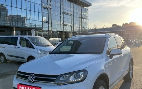 Volkswagen Touareg III, 2014 год, 2 350 000 рублей, 2 фотография