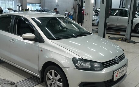 Volkswagen Polo VI (EU Market), 2011 год, 816 000 рублей, 2 фотография