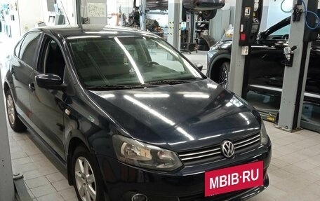 Volkswagen Polo VI (EU Market), 2012 год, 843 000 рублей, 2 фотография