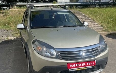 Renault Sandero I, 2013 год, 850 000 рублей, 3 фотография