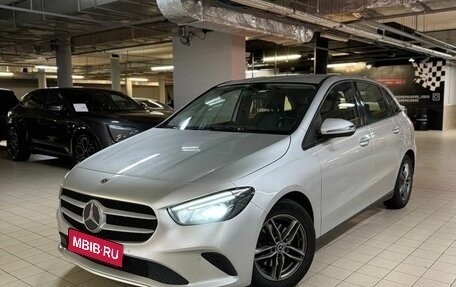 Mercedes-Benz B-Класс, 2018 год, 1 850 000 рублей, 1 фотография