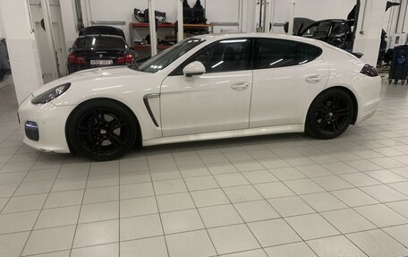 Porsche Panamera II рестайлинг, 2011 год, 3 000 000 рублей, 8 фотография