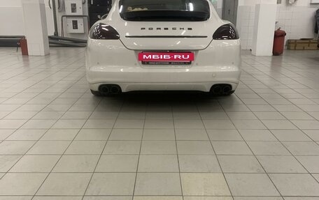 Porsche Panamera II рестайлинг, 2011 год, 3 000 000 рублей, 6 фотография