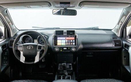 Toyota Land Cruiser Prado 150 рестайлинг 2, 2014 год, 3 495 000 рублей, 10 фотография