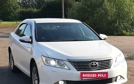 Toyota Camry, 2013 год, 1 640 000 рублей, 2 фотография