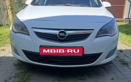 Opel Astra J, 2011 год, 725 000 рублей, 2 фотография