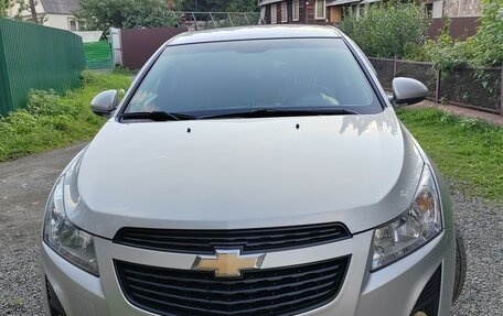 Chevrolet Cruze II, 2013 год, 850 000 рублей, 3 фотография