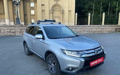 Mitsubishi Outlander III рестайлинг 3, 2015 год, 2 100 000 рублей, 3 фотография