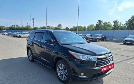 Toyota Highlander III, 2014 год, 2 690 000 рублей, 2 фотография