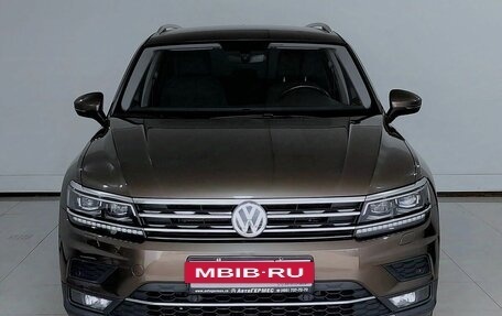 Volkswagen Tiguan II, 2017 год, 2 340 000 рублей, 2 фотография