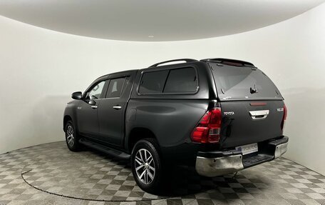 Toyota Hilux VIII, 2015 год, 2 749 000 рублей, 7 фотография